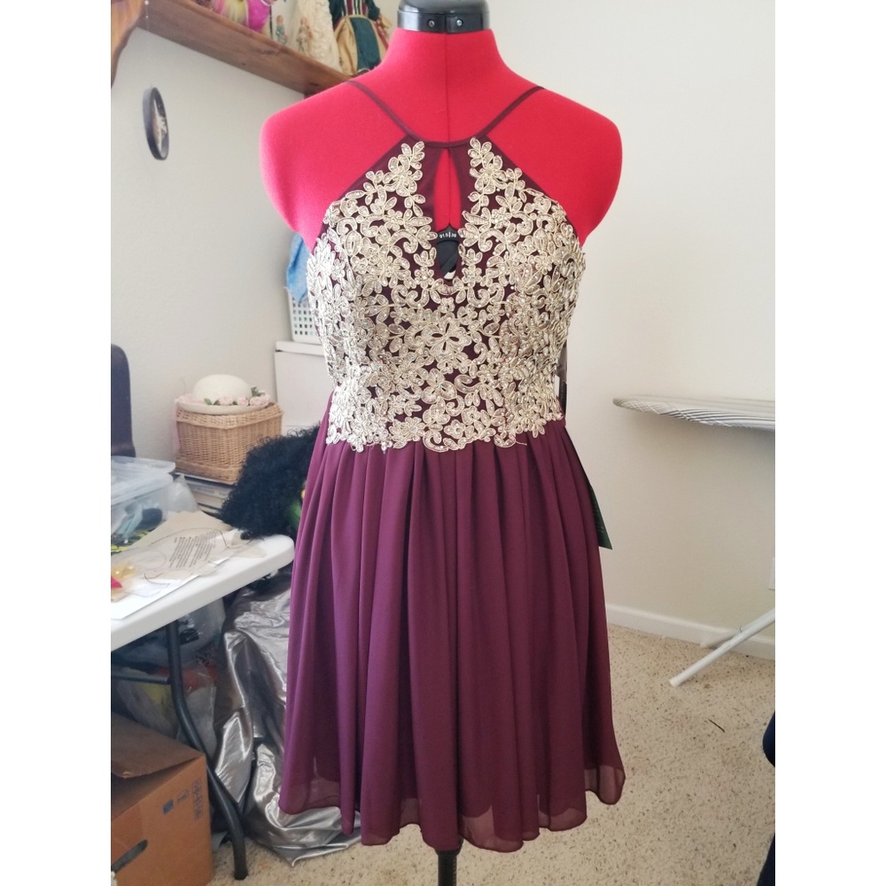 Burgandy short prom dress